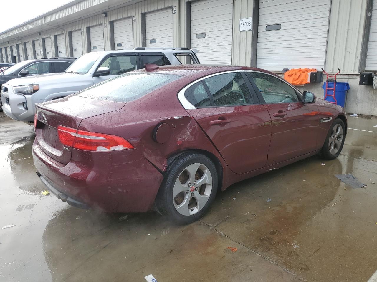 2017 JAGUAR XE photo 5