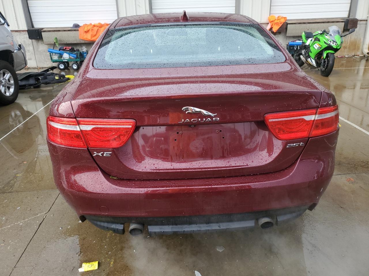 2017 JAGUAR XE photo 11