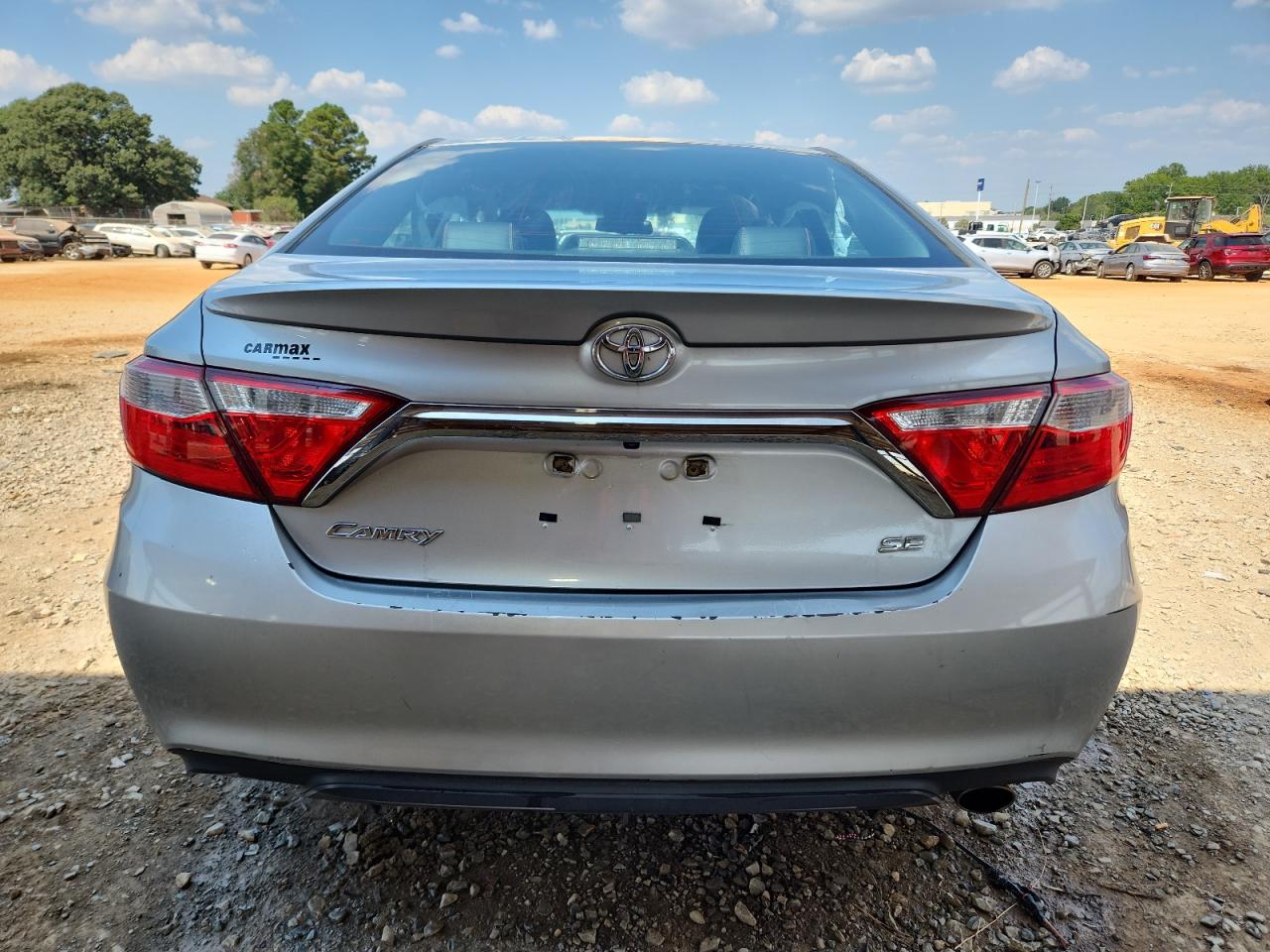 2016 TOYOTA CAMRY SE photo 11