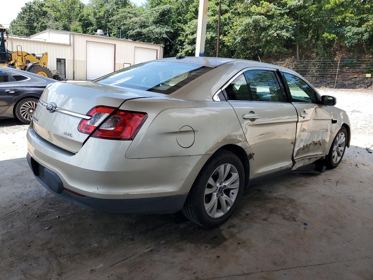 2010 FORD TAURUS SEL photo 3