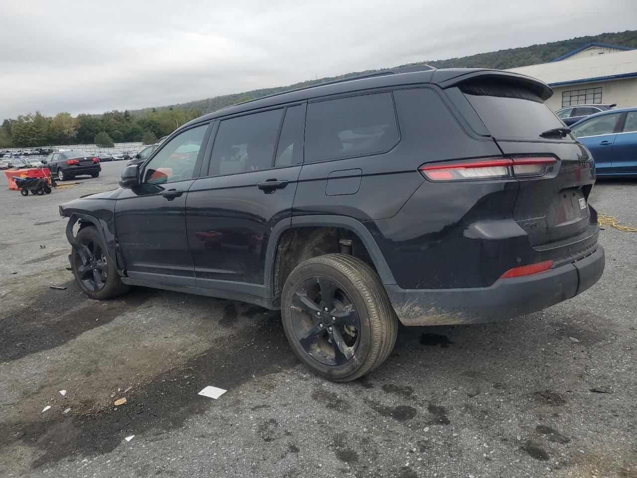 2024 JEEP GRAND CHEROKEE L LAREDO photo 3