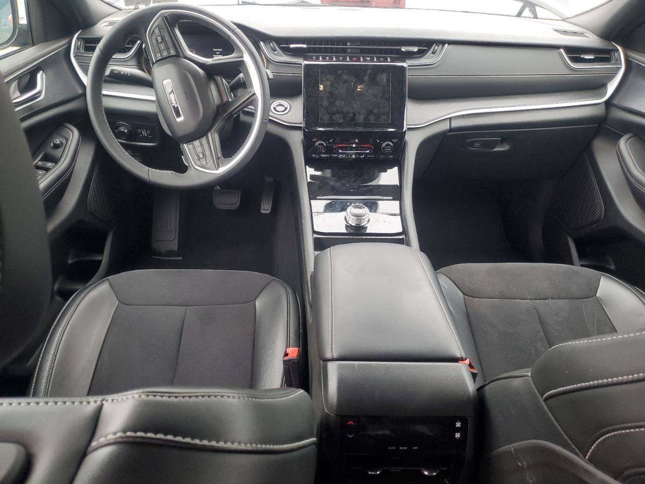 2024 JEEP GRAND CHEROKEE L LAREDO photo 15