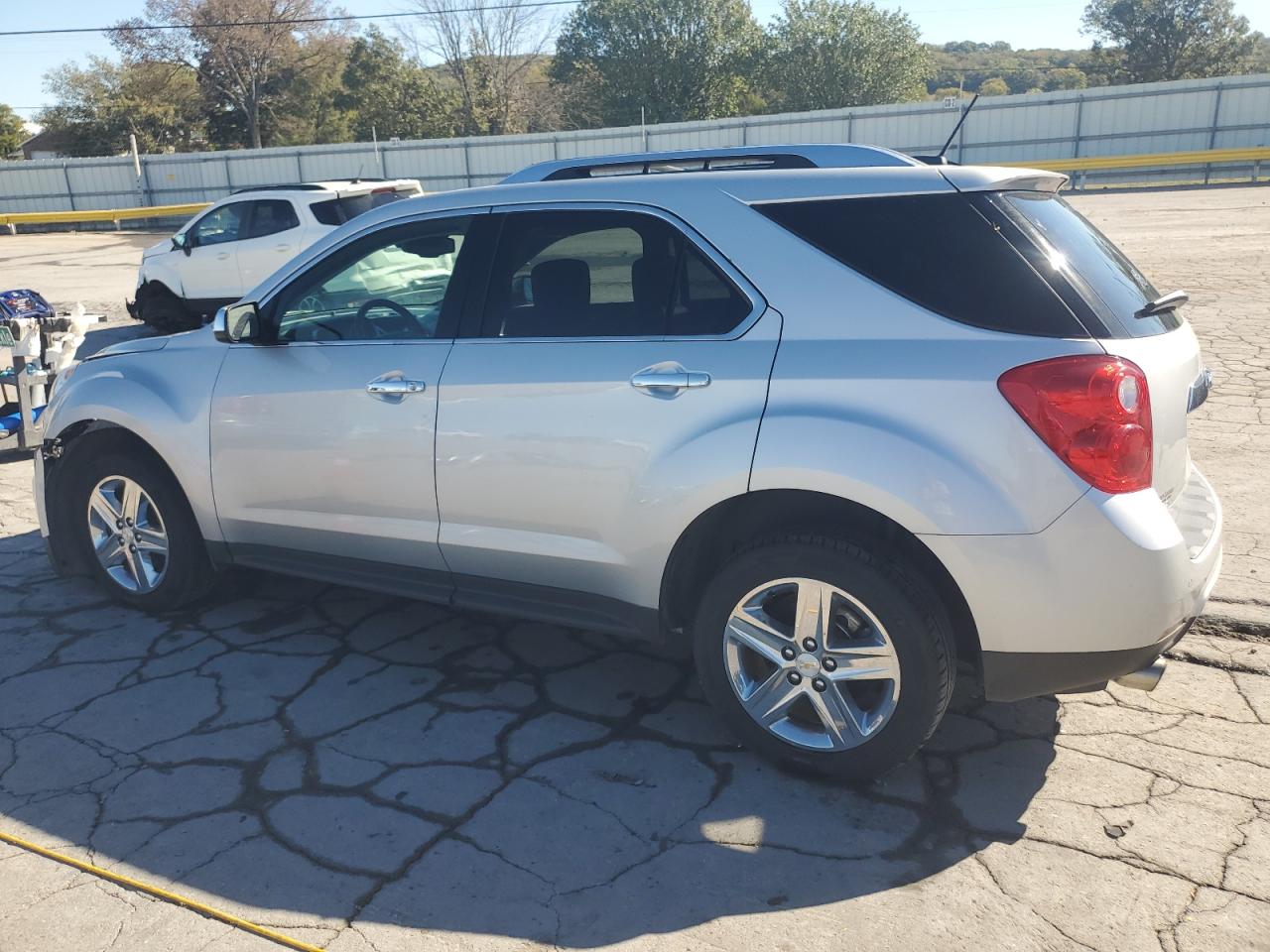 2015 CHEVROLET EQUINOX LTZ photo 2