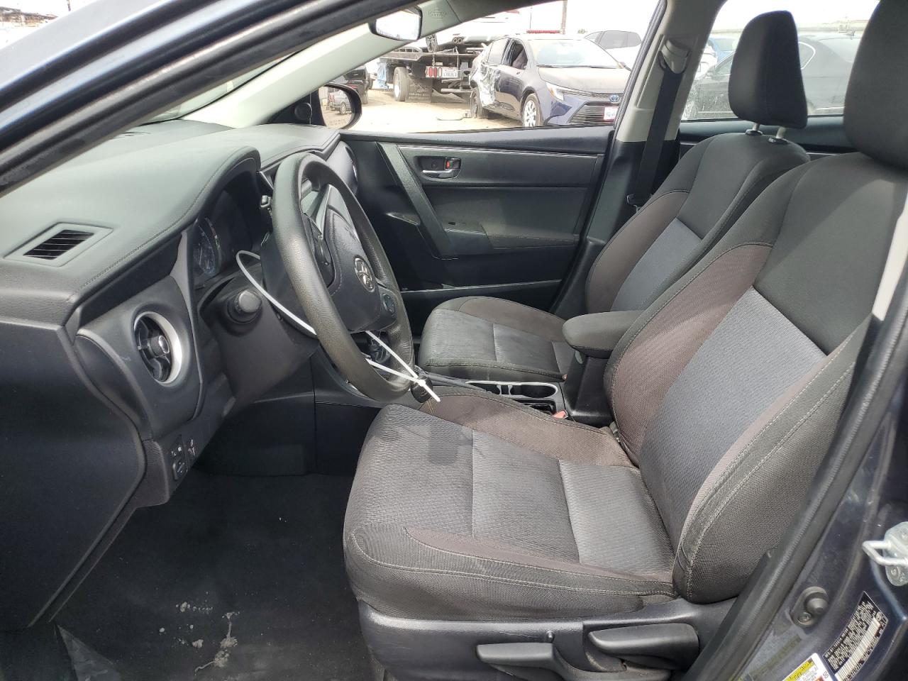 2019 TOYOTA COROLLA photo 7