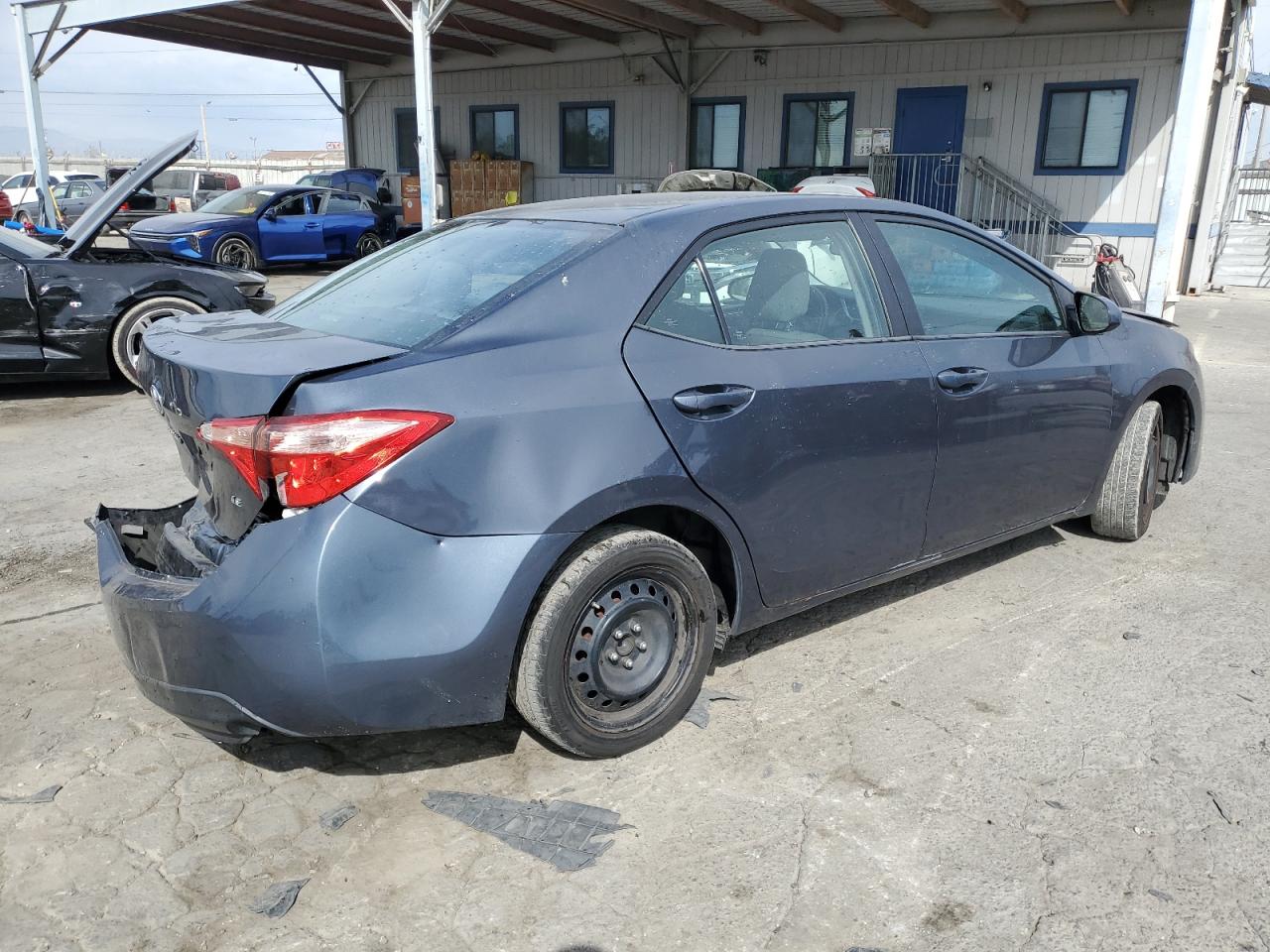 2019 TOYOTA COROLLA photo 3