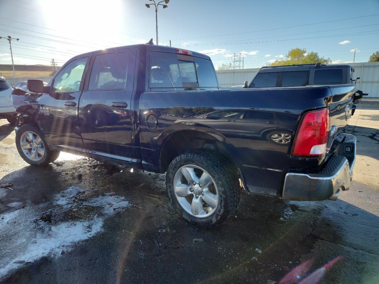 2019 RAM 1500 CLASSIC SLT photo 3