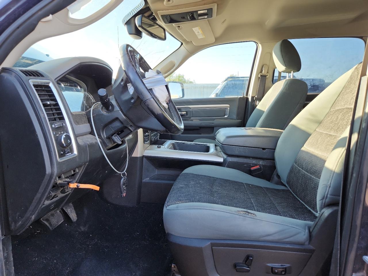 2019 RAM 1500 CLASSIC SLT photo 13
