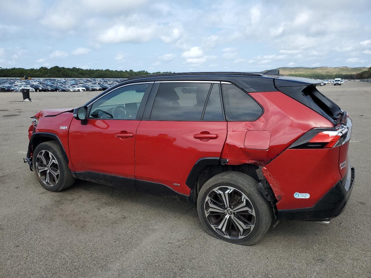 2021 TOYOTA RAV4 PRIME XSE photo 2