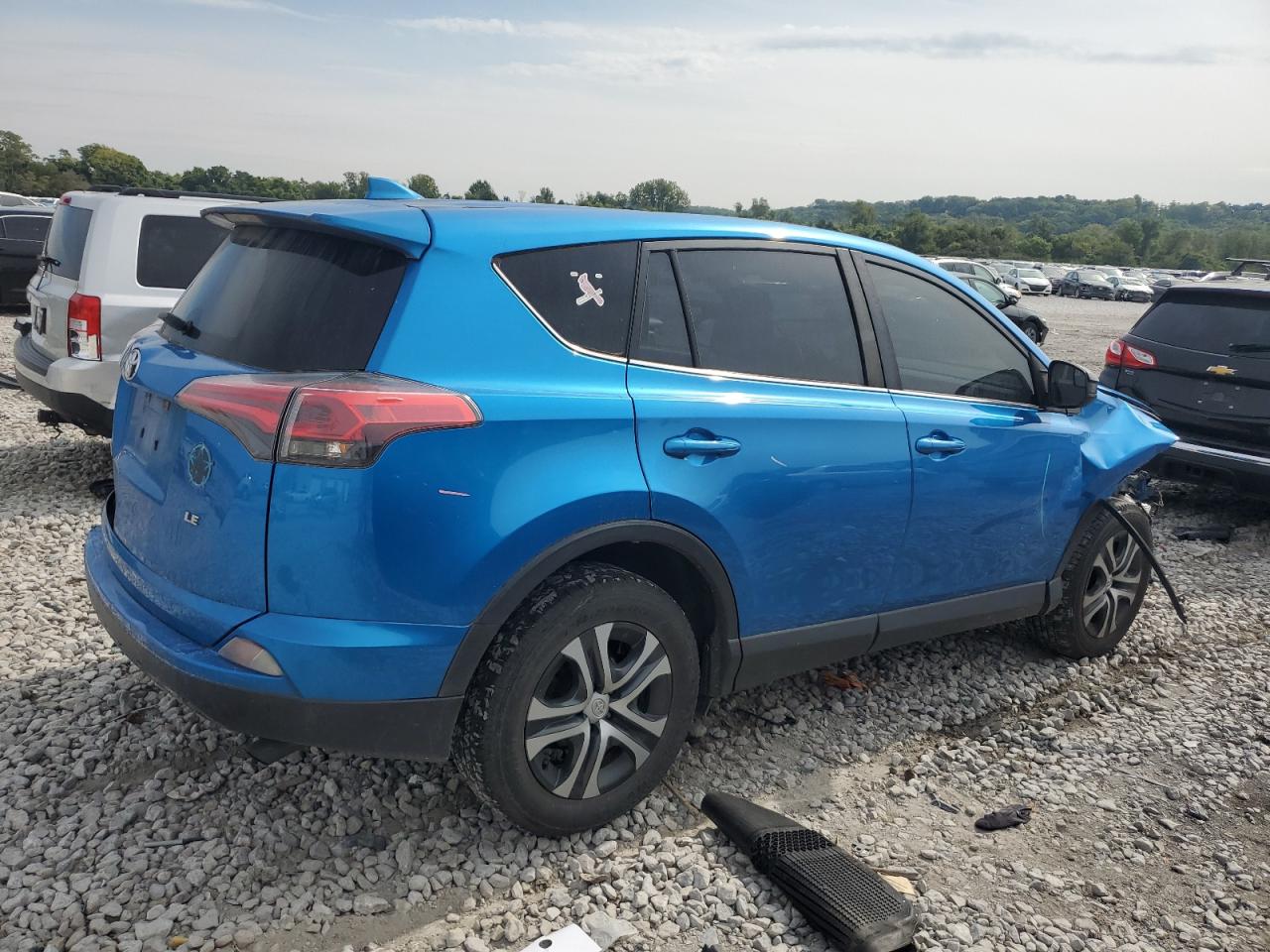 2018 TOYOTA RAV4 LE photo 3