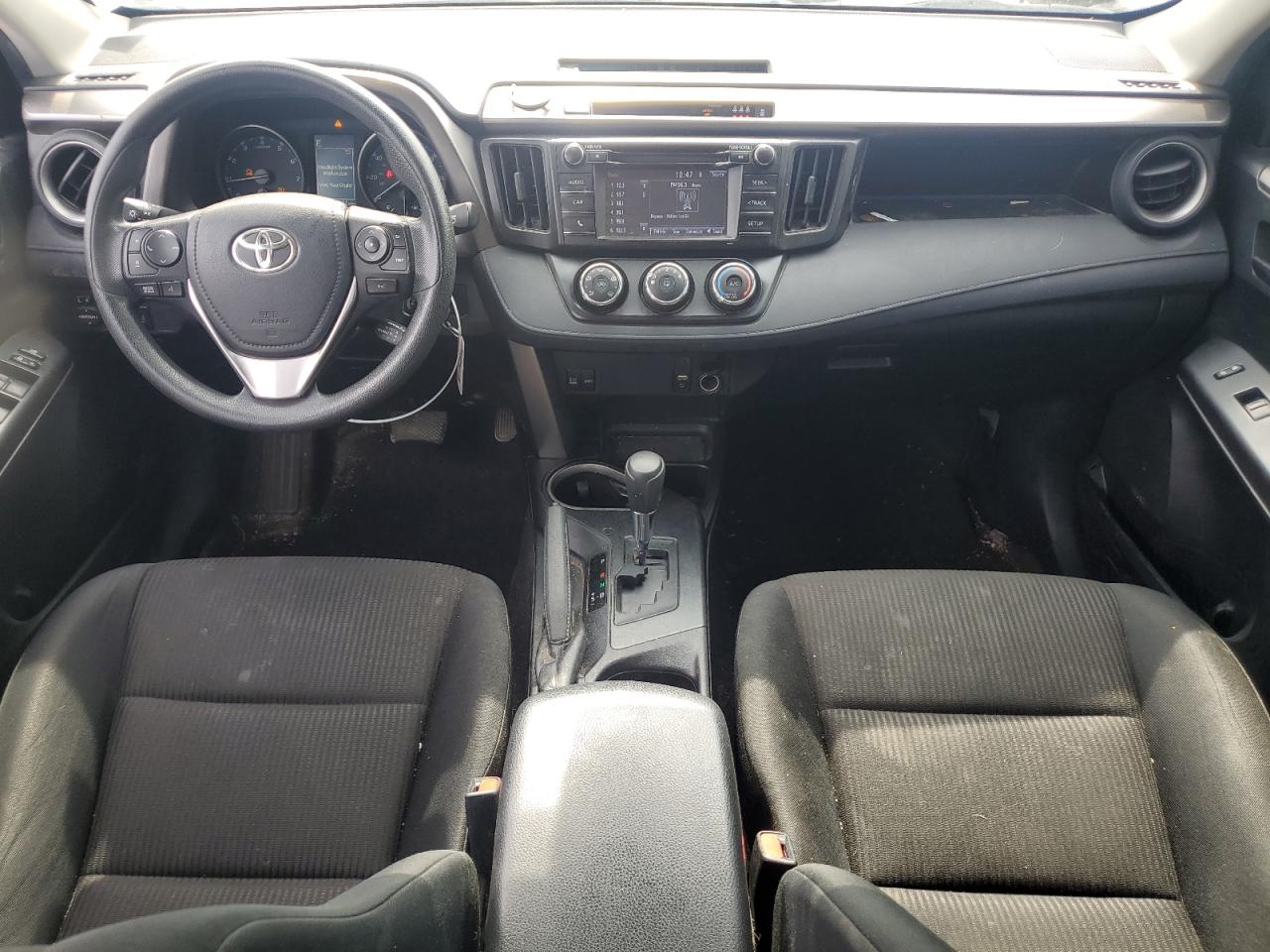 2018 TOYOTA RAV4 LE photo 8