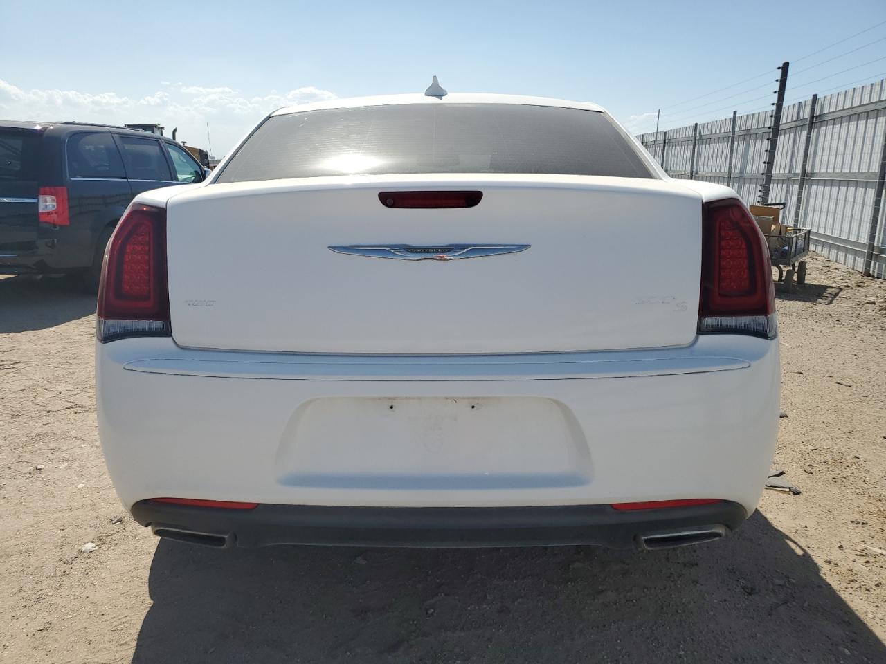 2015 CHRYSLER 300 S photo 6
