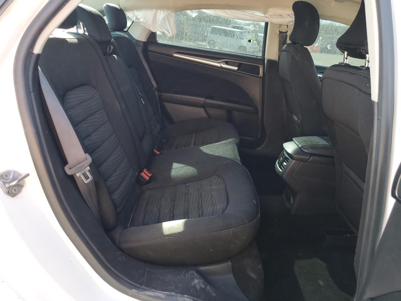 2016 FORD FUSION SE photo 28