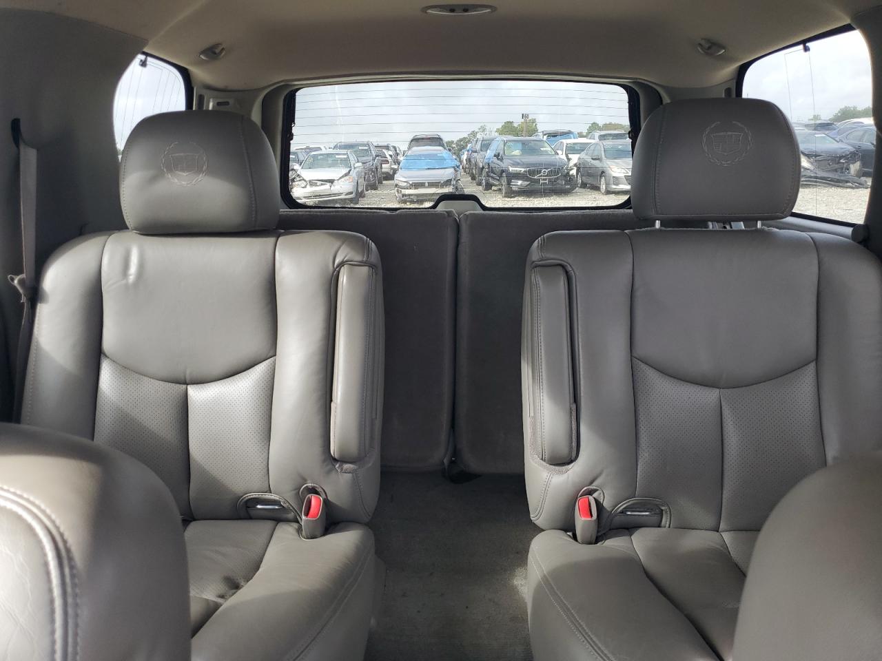 2004 CADILLAC ESCALADE LUXURY photo 10