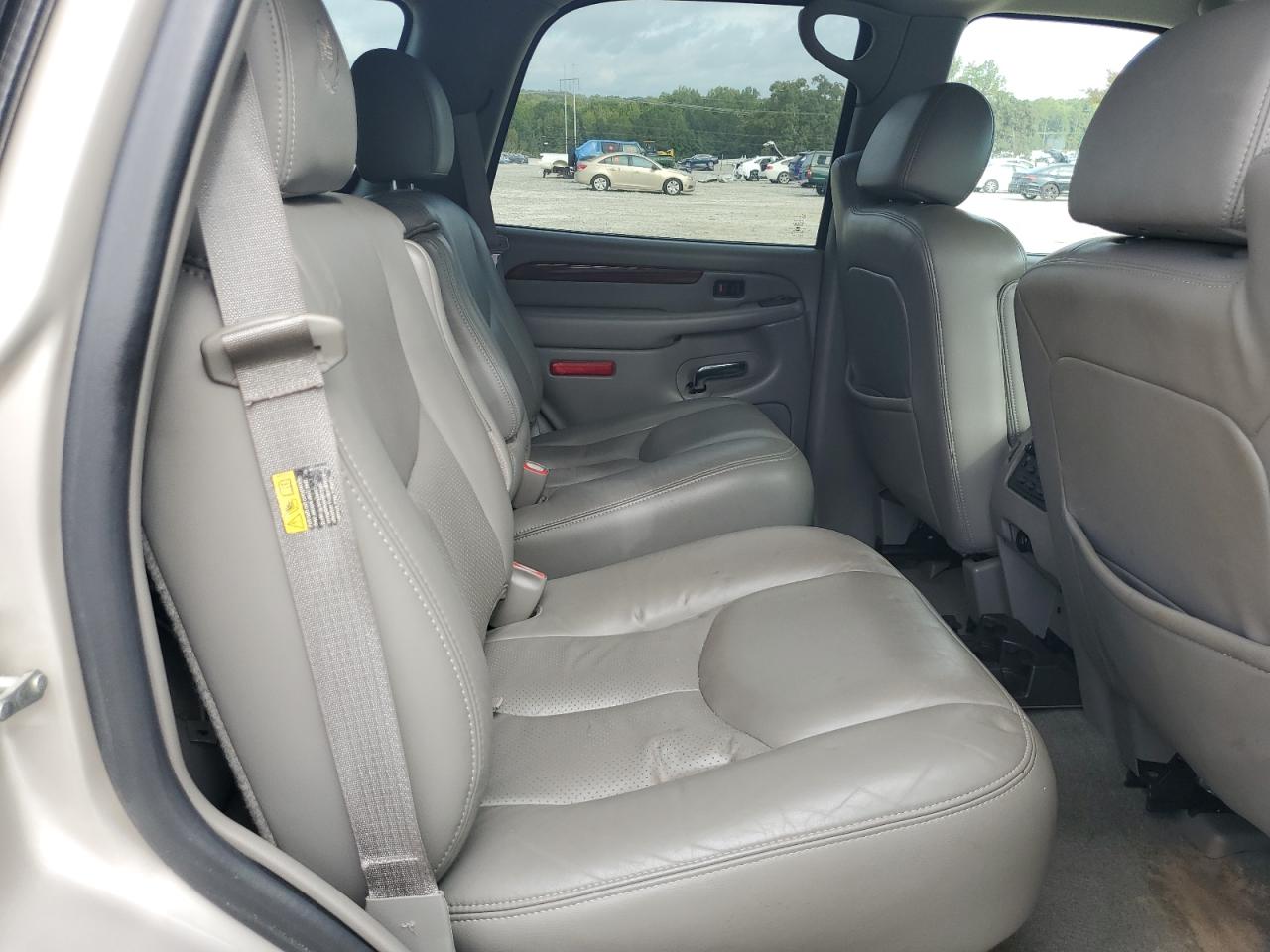 2004 CADILLAC ESCALADE LUXURY photo 11
