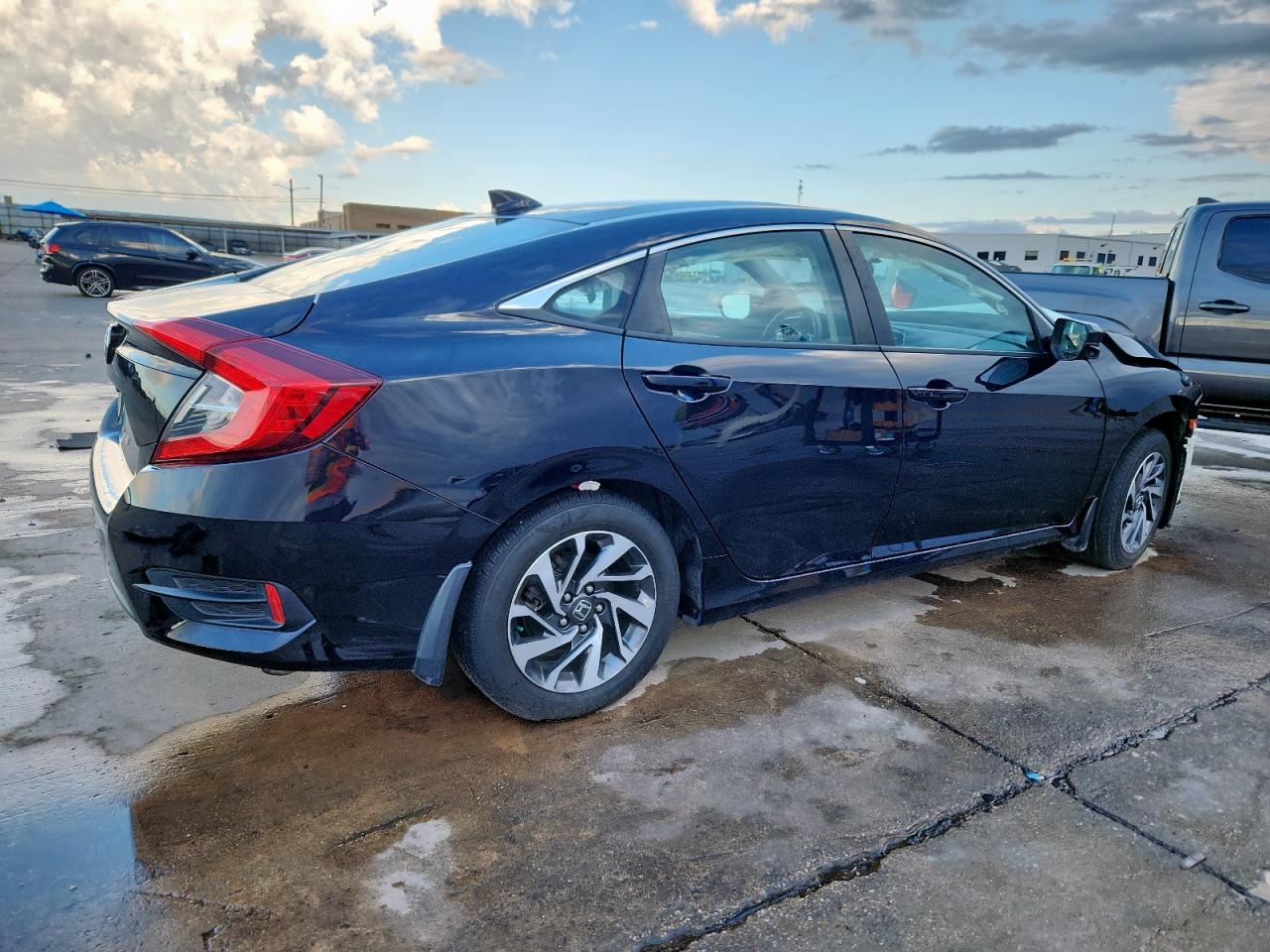 2017 HONDA CIVIC EX photo 3