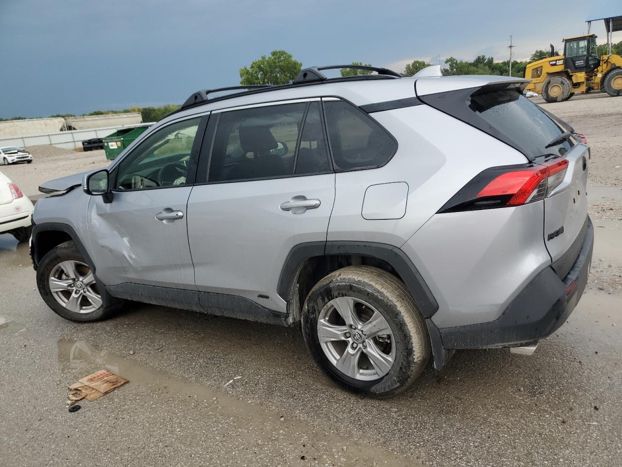 2024 TOYOTA RAV4 LE photo 2