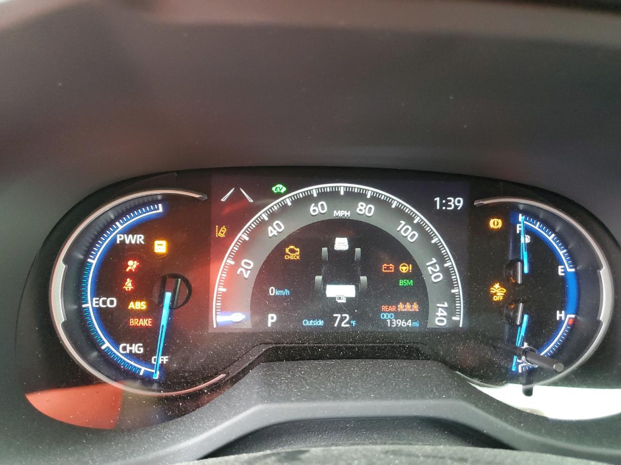 2024 TOYOTA RAV4 LE photo 9