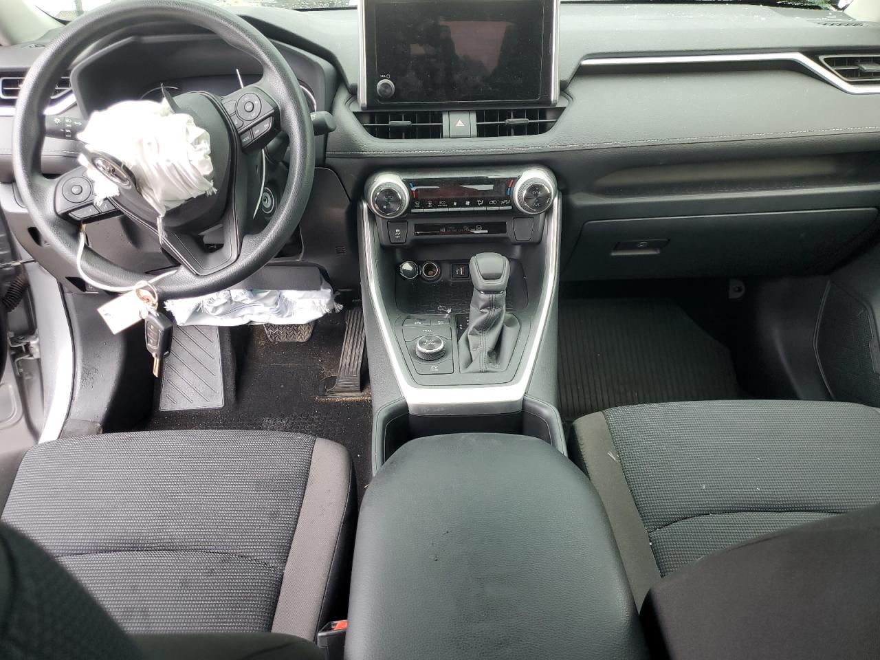 2024 TOYOTA RAV4 LE photo 8