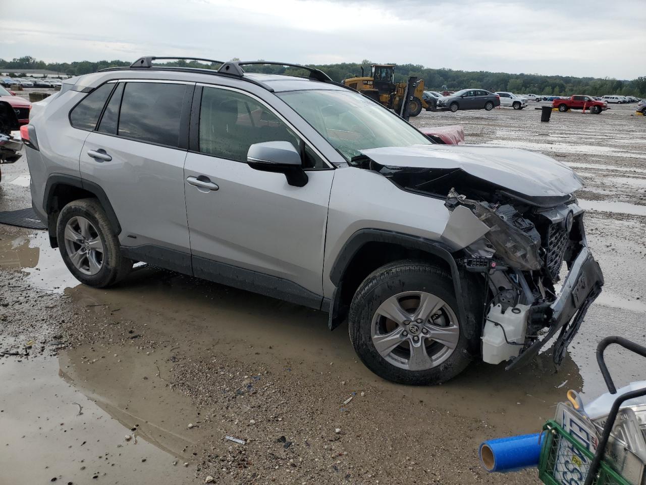 2024 TOYOTA RAV4 LE photo 4