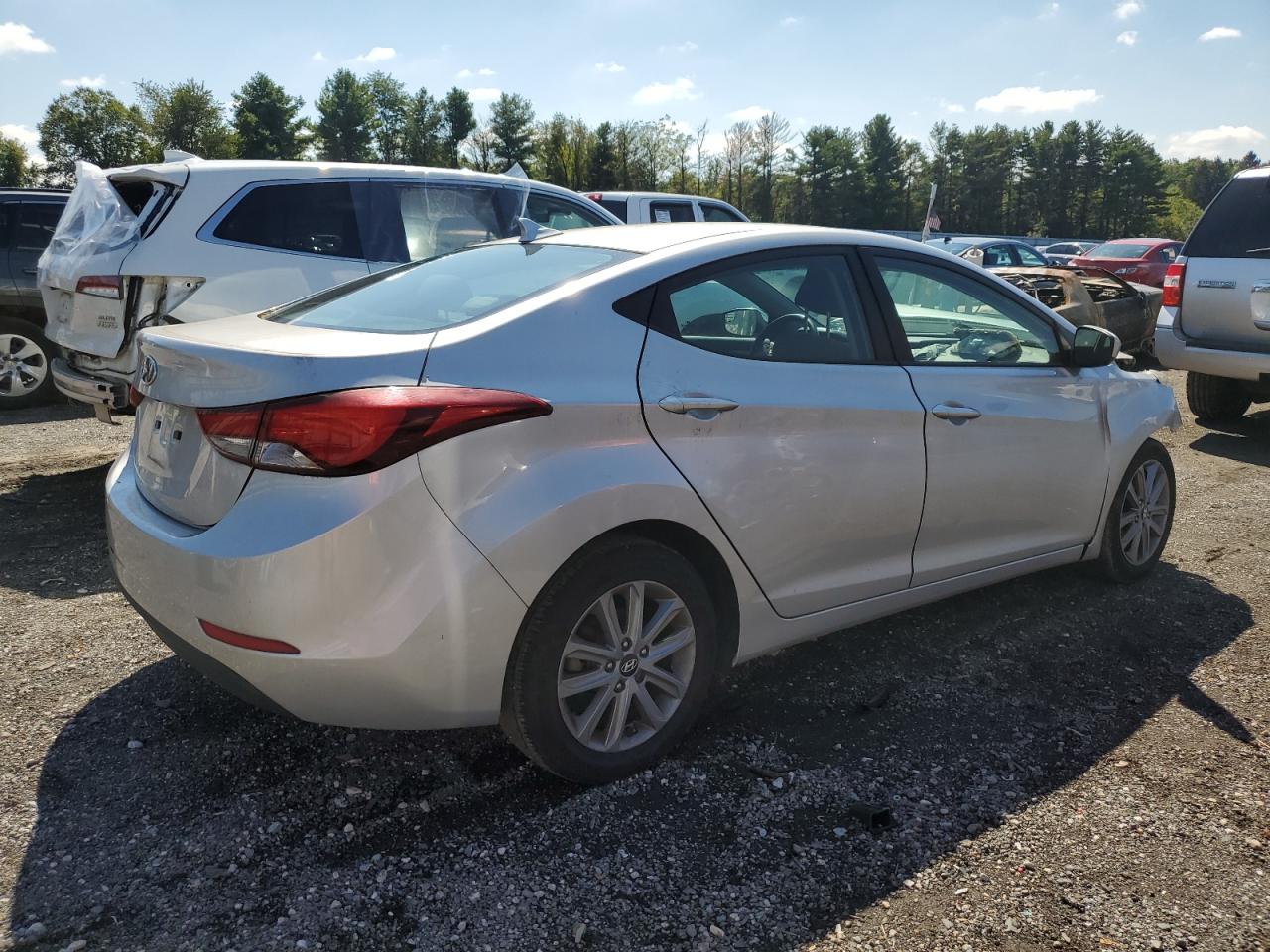 2014 HYUNDAI ELANTRA SE photo 3