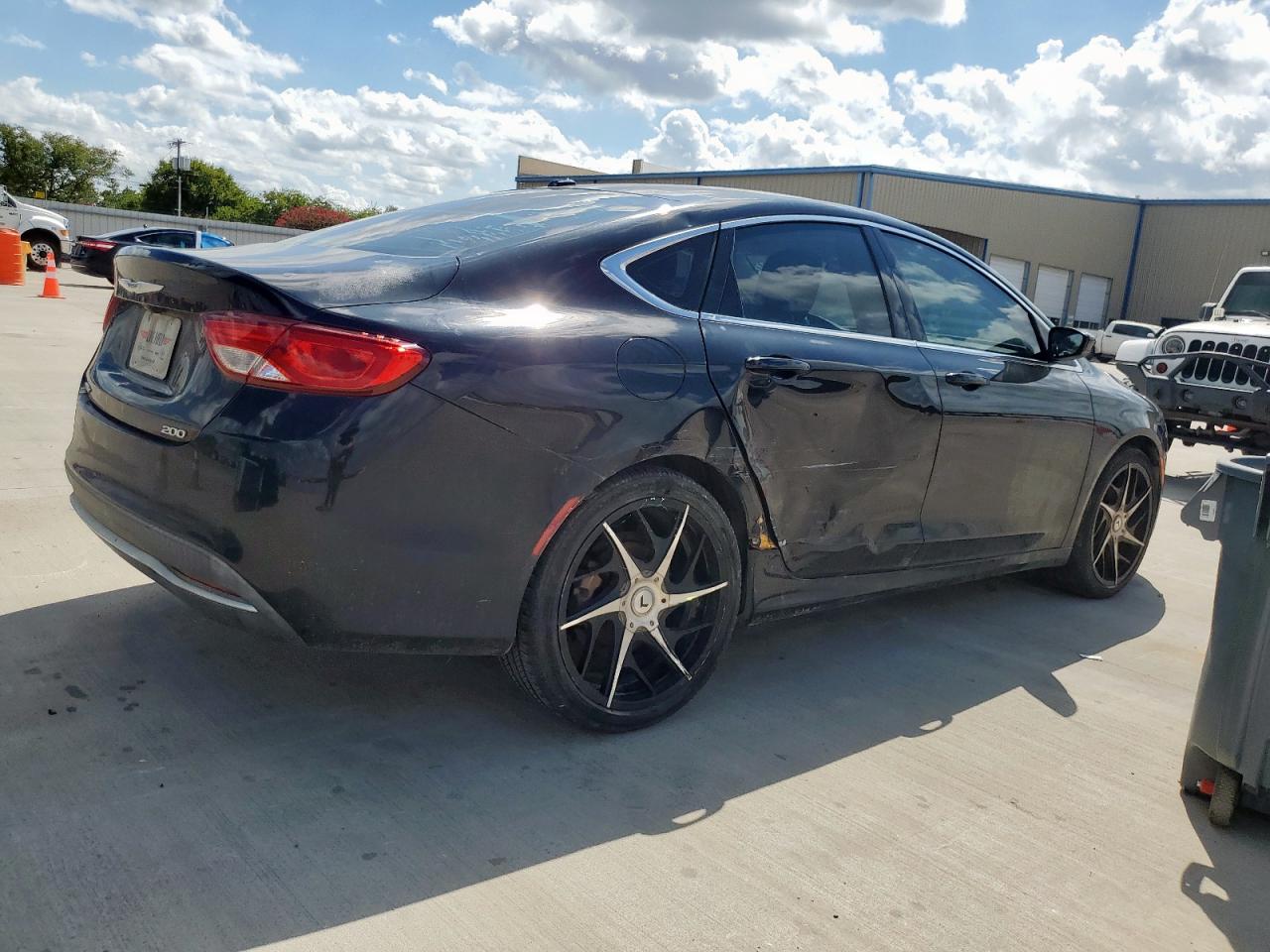 2015 CHRYSLER 200 LIMITED photo 5