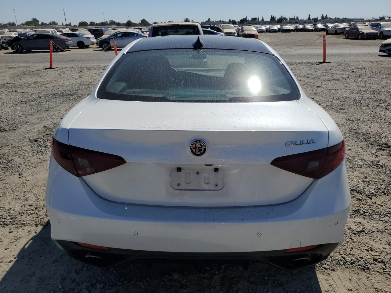 2017 ALFA ROMEO GIULIA TI photo 6