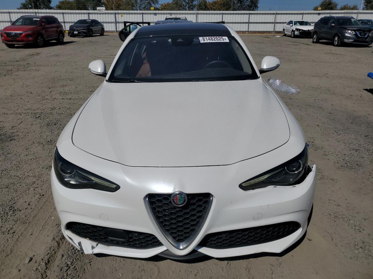 2017 ALFA ROMEO GIULIA TI photo 5