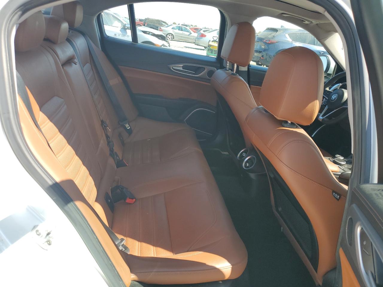 2017 ALFA ROMEO GIULIA TI photo 10