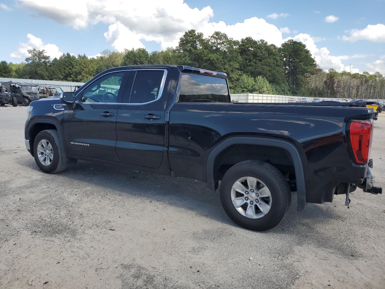 2021 GMC SIERRA C1500 SLE photo 3