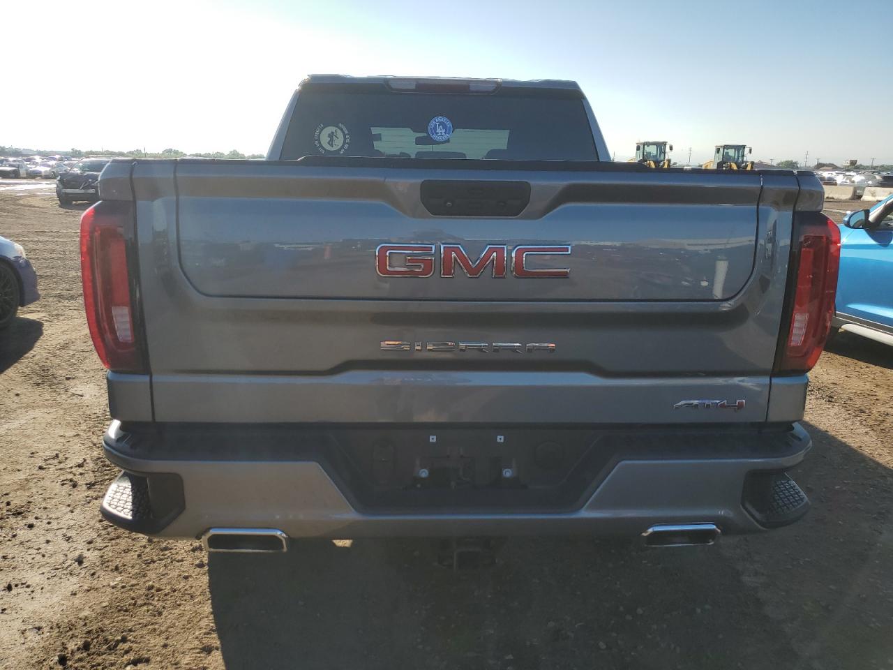 2021 GMC SIERRA K1500 AT4 photo 6