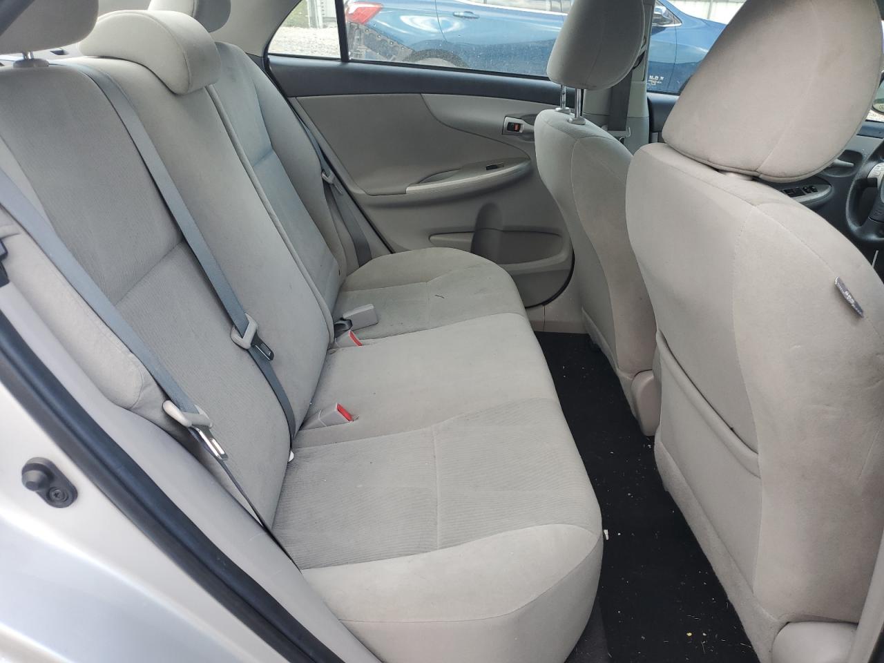 2012 TOYOTA COROLLA LE photo 19