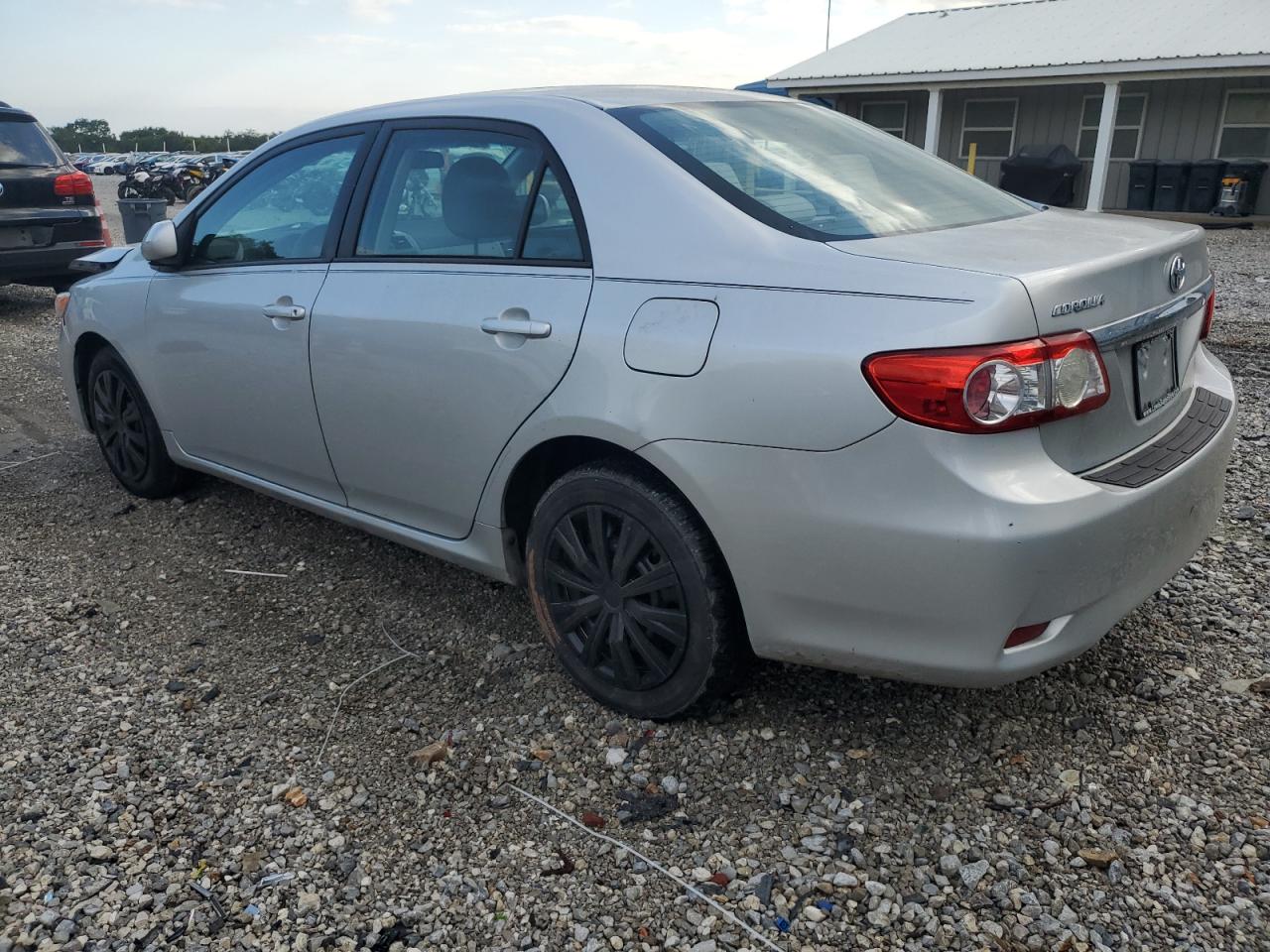 2012 TOYOTA COROLLA LE photo 3