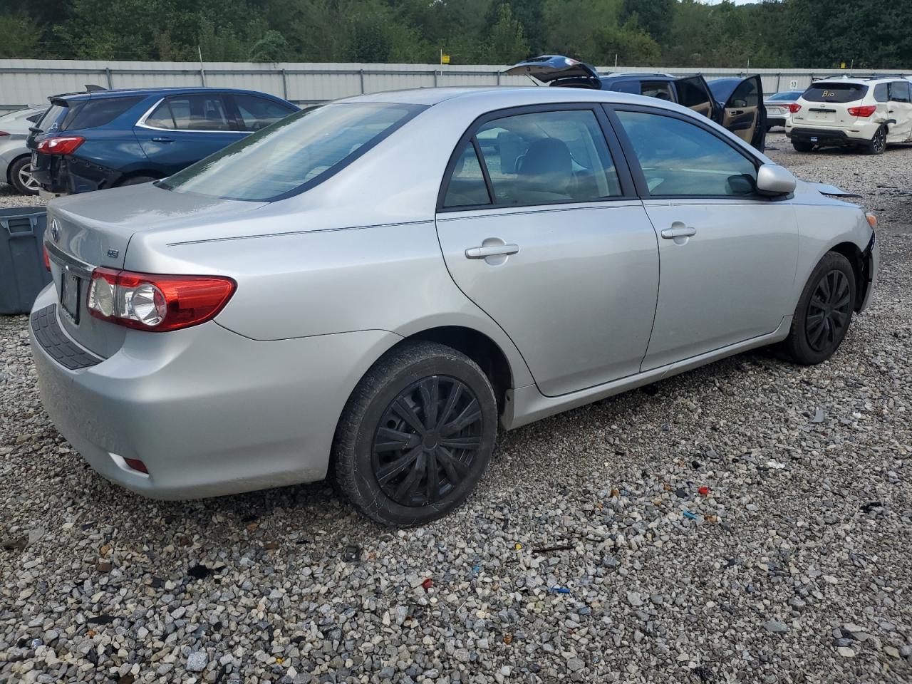 2012 TOYOTA COROLLA LE photo 5