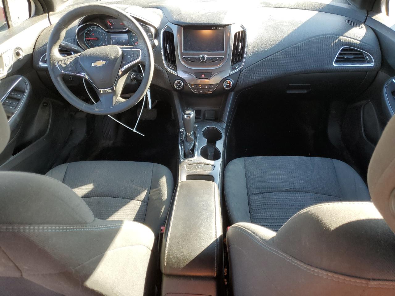 2017 CHEVROLET CRUZE LT photo 22