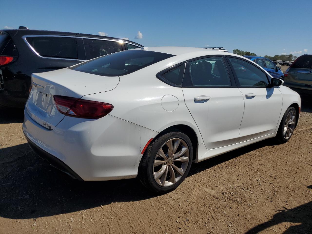 2015 CHRYSLER 200 S photo 3