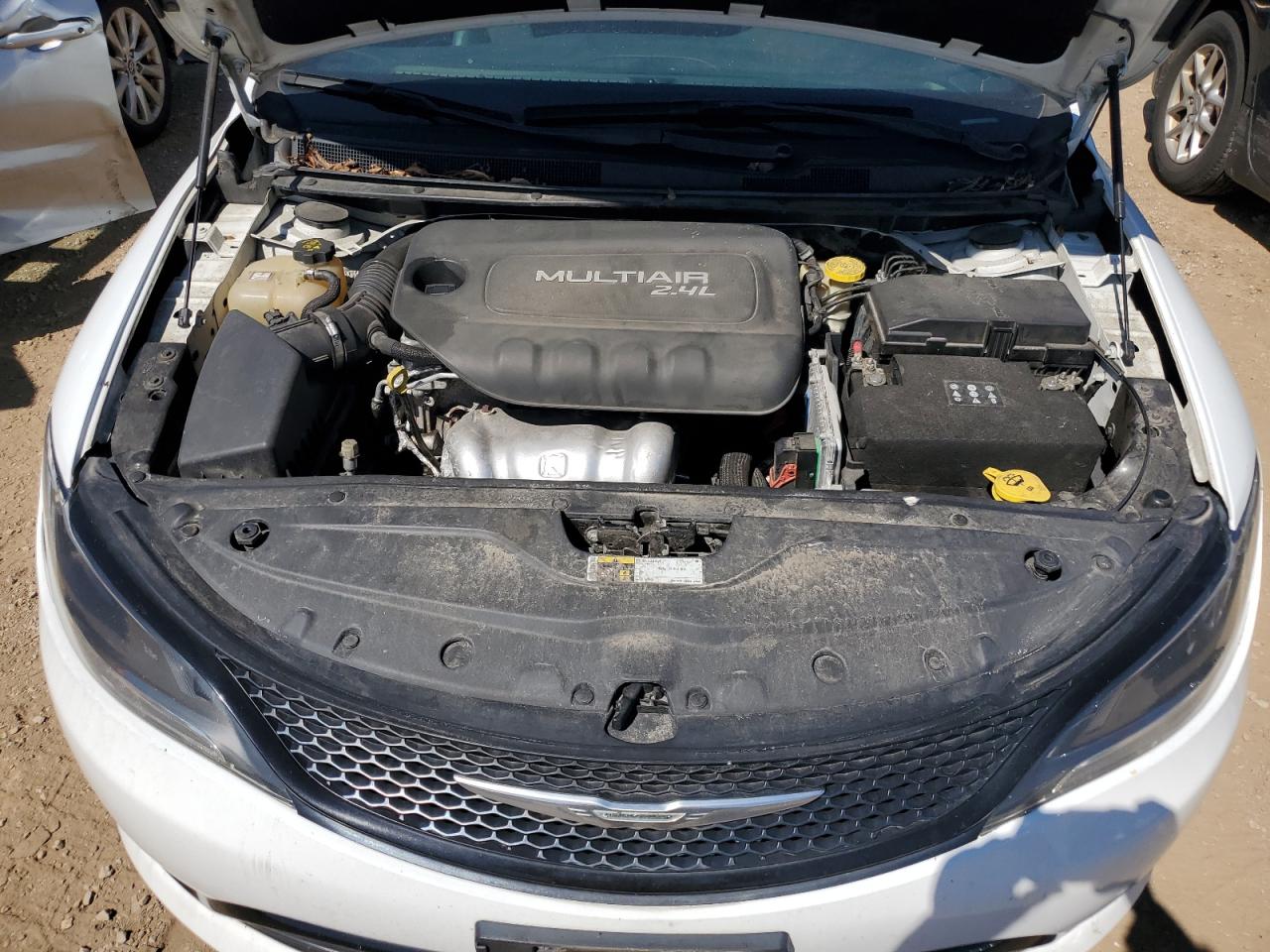 2015 CHRYSLER 200 S photo 11