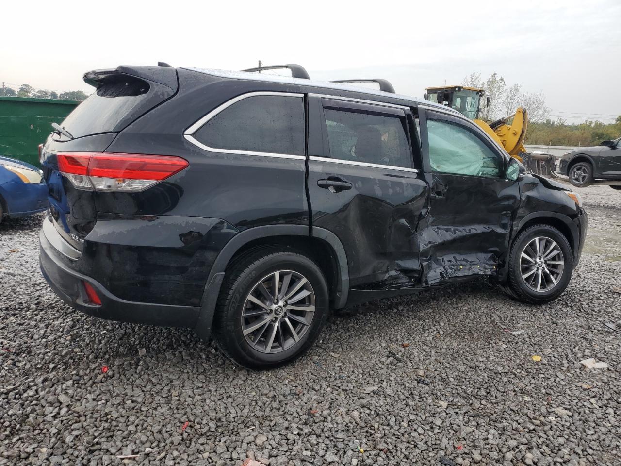 2018 TOYOTA HIGHLANDER photo 3