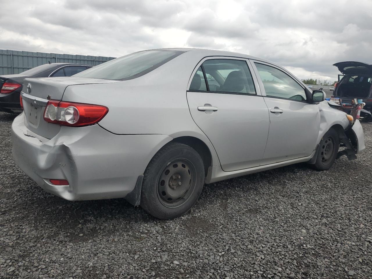 2011 TOYOTA COROLLA BASE photo 3