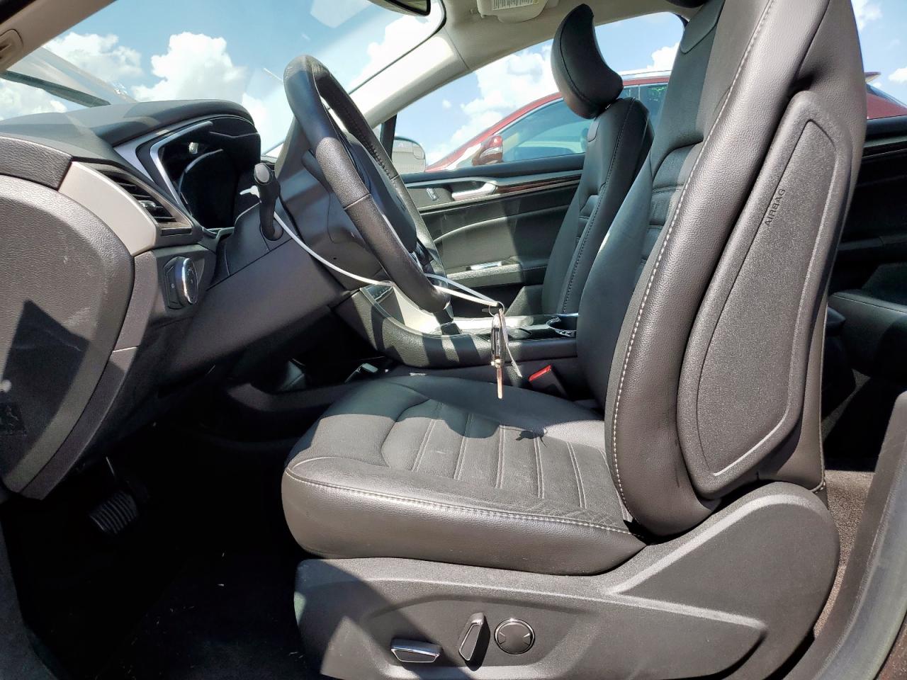 2015 FORD FUSION SE photo 13