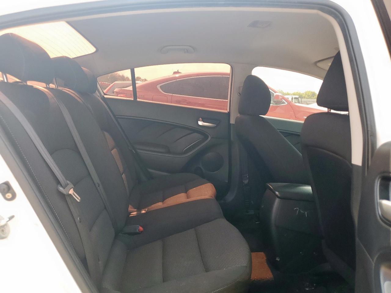 2017 KIA FORTE LX photo 28