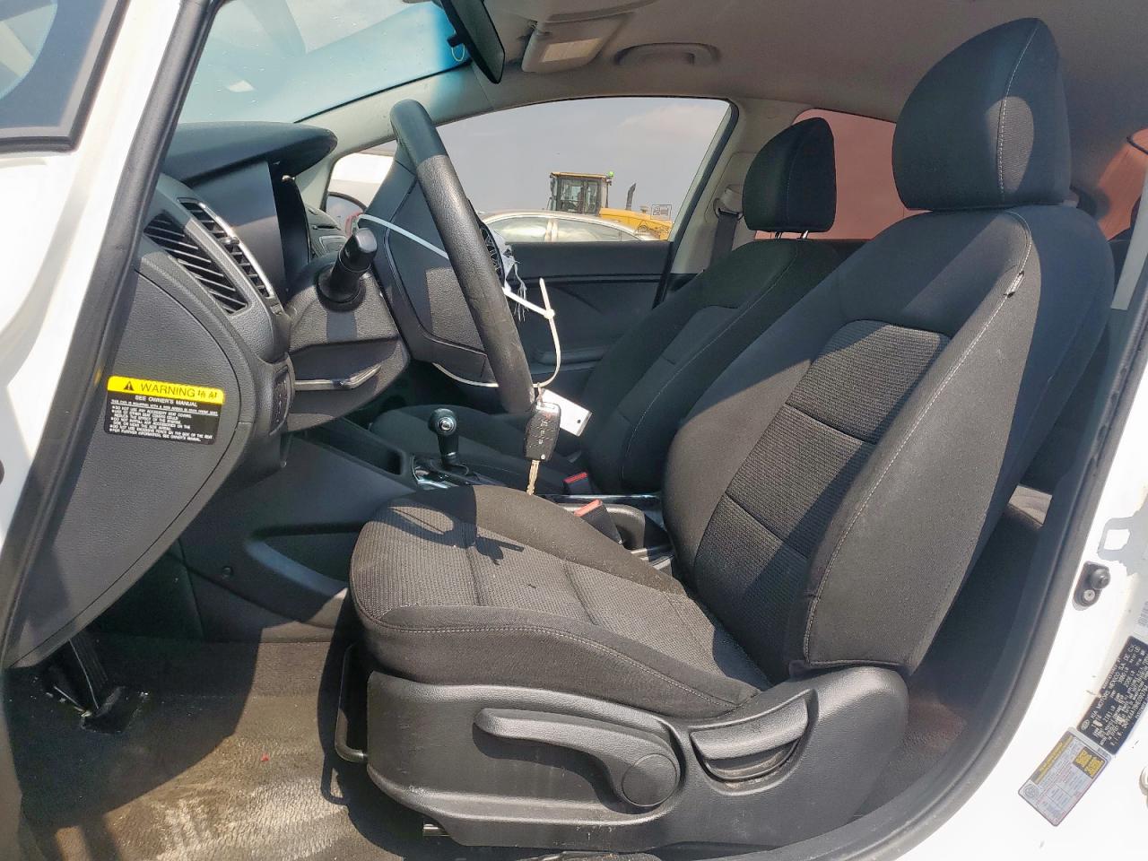 2017 KIA FORTE LX photo 19
