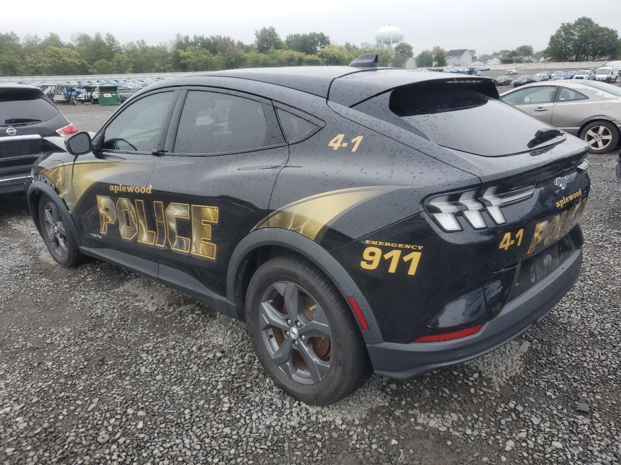 2021 FORD MUSTANG MACH-E SELECT photo 3