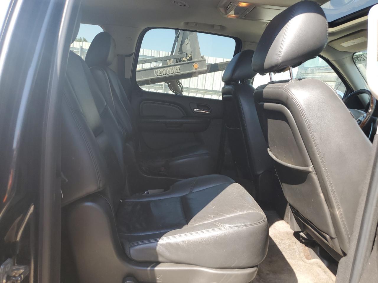 2012 GMC YUKON XL DENALI photo 11