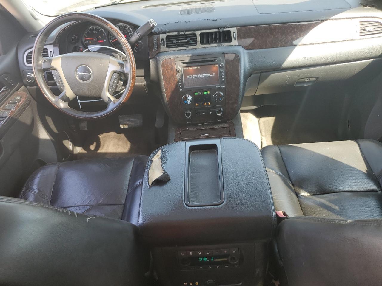 2012 GMC YUKON XL DENALI photo 8