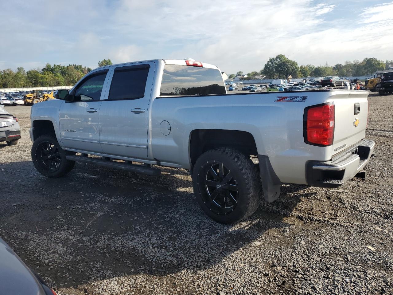 2017 CHEVROLET SILVERADO K1500 LT photo 4