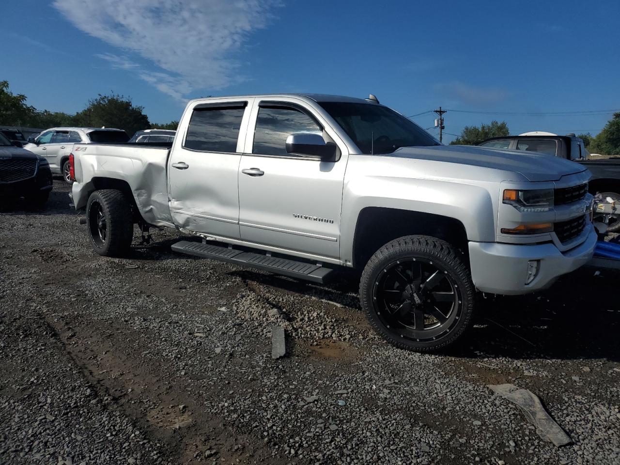 2017 CHEVROLET SILVERADO K1500 LT photo 10
