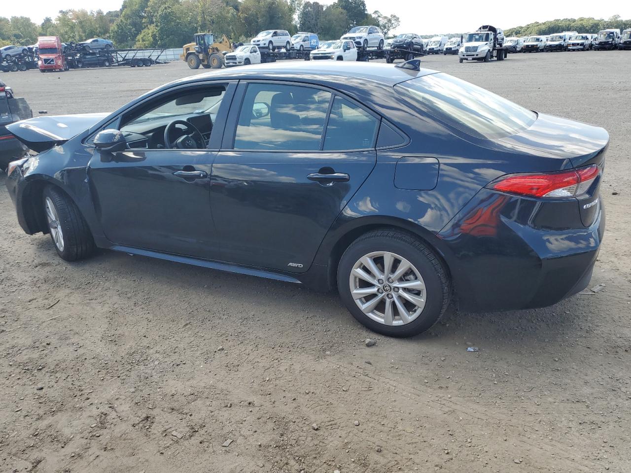 2025 TOYOTA COROLLA LE photo 3