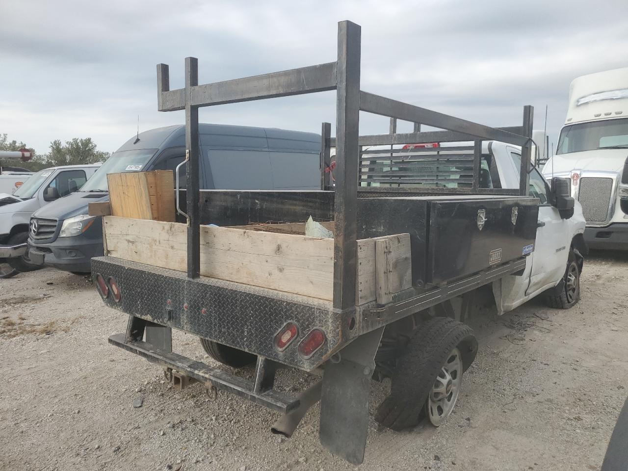 2020 CHEVROLET SILVERADO C3500 photo 3