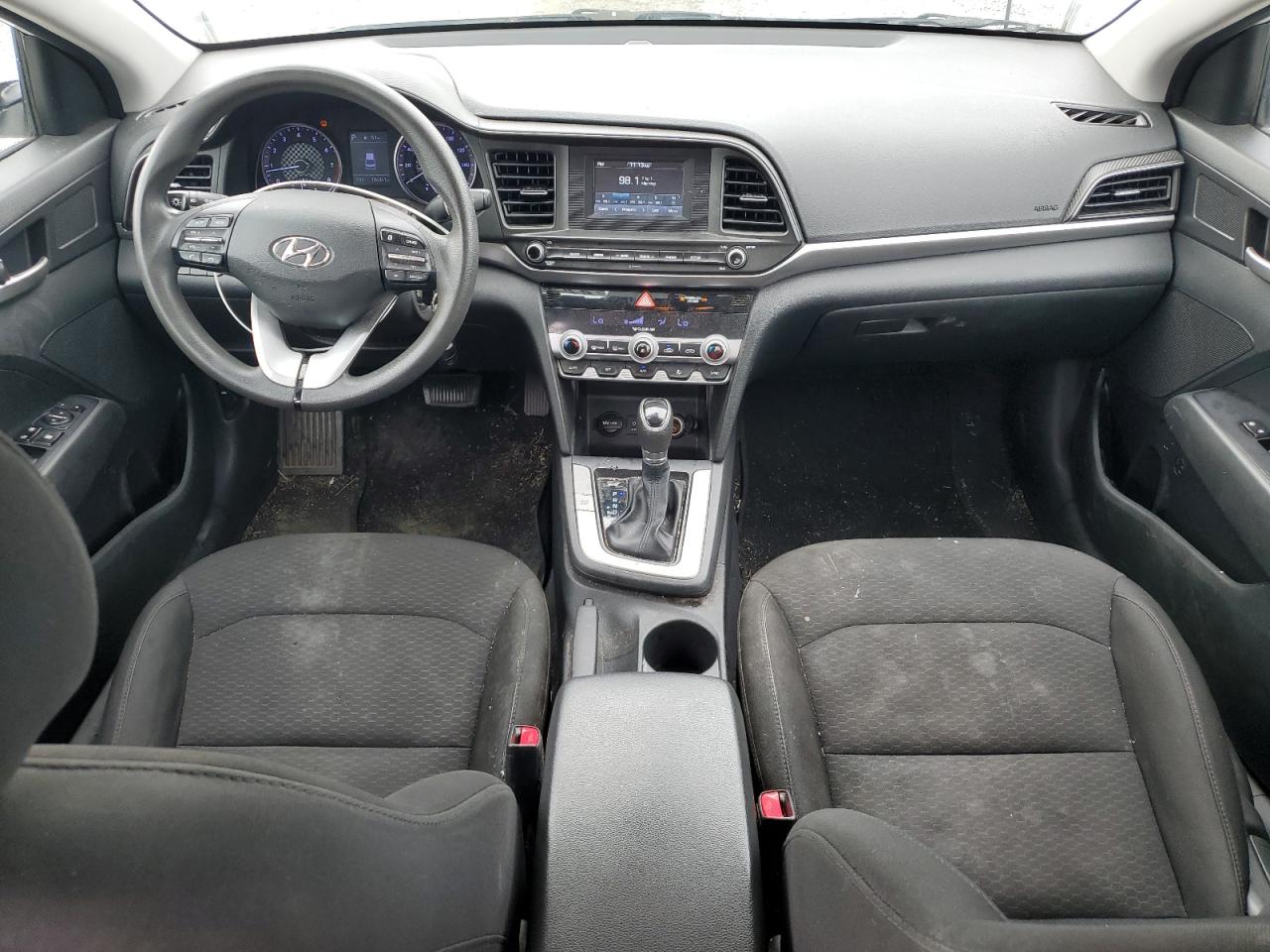 2020 HYUNDAI ELANTRA SE photo 8