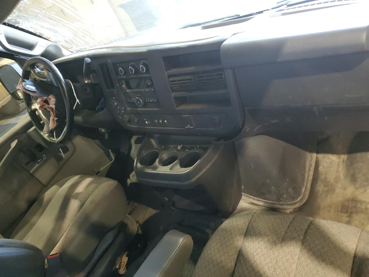 2019 CHEVROLET EXPRESS G3500 photo 8